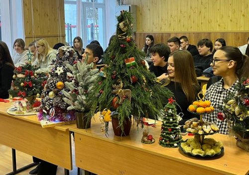 Превью Региональная елка как символ единства - студенты МПТ показали свои таланты 16.12.2025