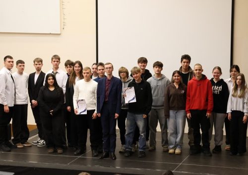 Превью Студенты МПТ отметили День Защитника Отечества патриотическим КВИЗом 18-02-2026