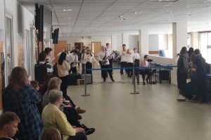 Превью Весенний флешмоб и музыка – театралы МПТ поздравили с наступающим праздником 06-03-2026 Превью Весенний флешмоб и музыка – театралы МПТ поздравили с наступающим праздником 06-03-2026